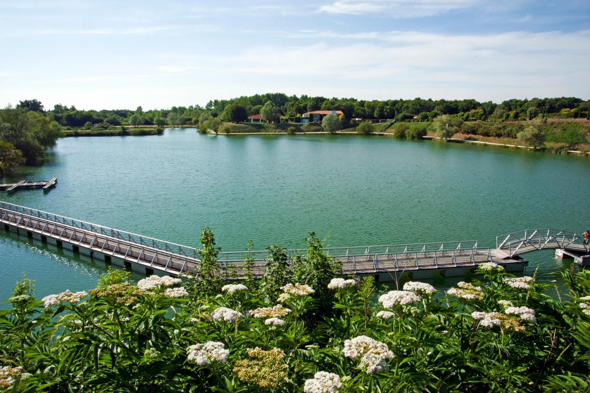 Les Jardins Du Lac Trizay Exterior photo